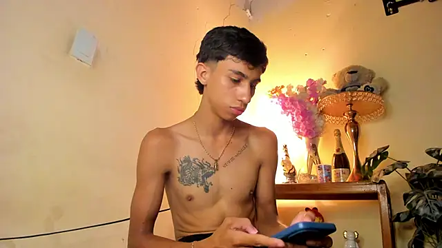 Snapshot of lucian_davii chatting on 12-03-25, 05:55 lucian davii online show from 12-03-25, 05:55