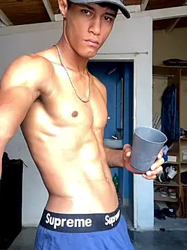 Snapshot of meliodas_23cm chatting on 12-15-25, 02:21 meliodas 23cm online show from 12-15-25, 02:21