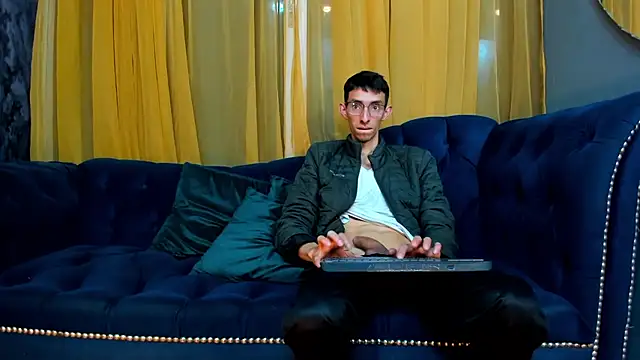 Snapshot of ZyroNight chatting on 11-09-25, 12:53 ZyroNight online show from 11-09-25, 12:53