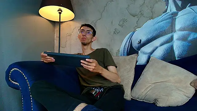 Snapshot of ZyroNight chatting on 11-18-25, 04:00 ZyroNight online show from 11-18-25, 04:00