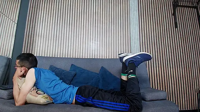 Snapshot of ZyroNight chatting on 12-18-25, 10:16 ZyroNight online show from 12-18-25, 10:16