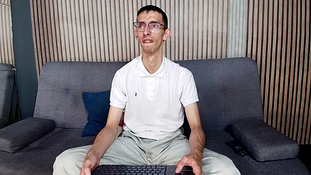 Snapshot of ZyroNight chatting on 12-20-25, 03:57 ZyroNight online show from 12-20-25, 03:57