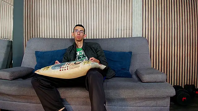 Snapshot of ZyroNight chatting on 12-22-25, 07:33 ZyroNight online show from 12-22-25, 07:33