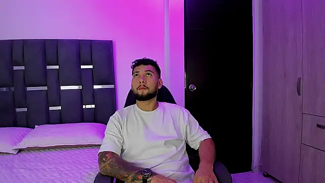 Snapshot of noah_corvelle chatting on 11-09-25, 12:42 noah corvelle online show from 11-09-25, 12:42