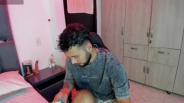 Snapshot of noah_corvelle chatting on 11-14-25, 01:48 noah corvelle online show from 11-14-25, 01:48