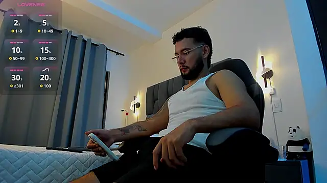 Snapshot of noah_corvelle chatting on 11-21-25, 04:11 noah corvelle online show from 11-21-25, 04:11