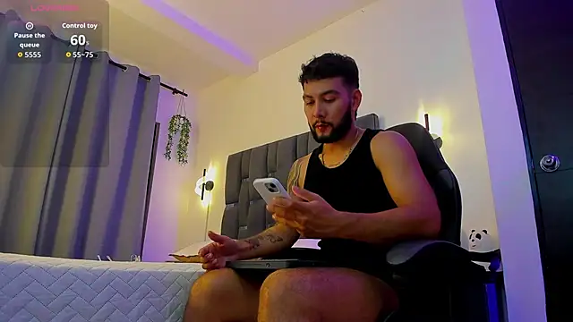 Snapshot of noah_corvelle chatting on 11-26-25, 01:17 noah corvelle online show from 11-26-25, 01:17