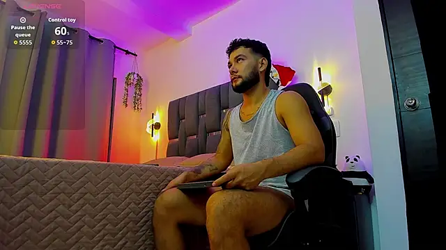 Snapshot of noah_corvelle chatting on 12-16-25, 01:32 noah corvelle online show from 12-16-25, 01:32