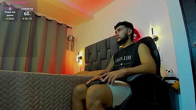 Snapshot of noah_corvelle chatting on 12-19-25, 01:01 noah corvelle online show from 12-19-25, 01:01