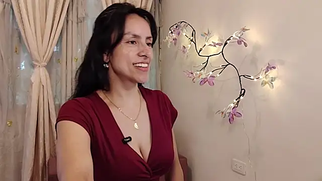 Snapshot of Bella_Exhibition chatting on 05-16-26, 07:34 Bella Exhibition online show from 05-16-26, 07:34