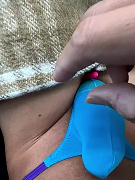 Snapshot of aacouple chatting on 11-27-25, 10:34 aacouple online show from 11-27-25, 10:34