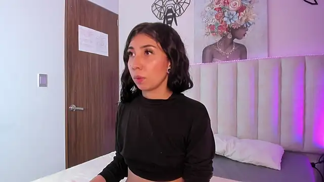 Snapshot of Isabella_Crofts chatting on 11-06-25, 03:07 Isabella Crofts online show from 11-06-25, 03:07