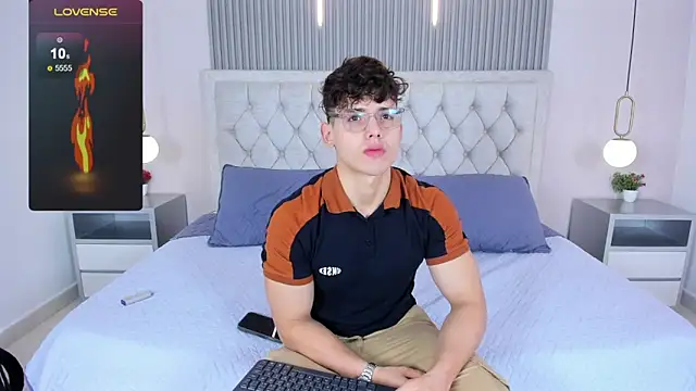 Snapshot of jhoumod_21_ chatting on 11-30-25, 02:59 jhoumod 21 online show from 11-30-25, 02:59