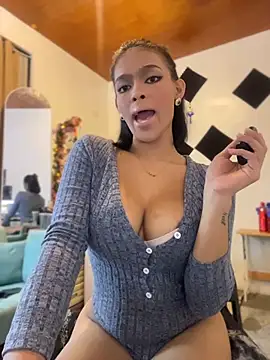 Snapshot of miapasitaa chatting on 12-21-25, 07:43 miapasitaa online show from 12-21-25, 07:43