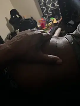 Snapshot of MistaPutHerToBed chatting on 11-04-25, 10:03 MistaPutHerToBed online show from 11-04-25, 10:03