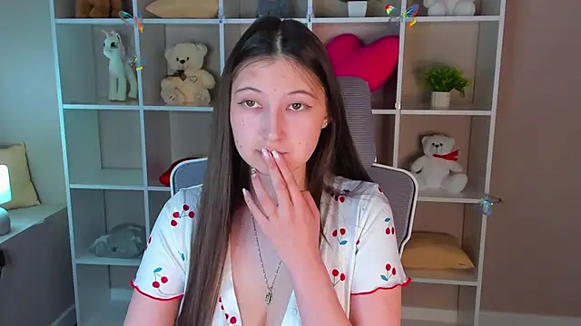 Ella Burns online show from 04-21-26, 02:51