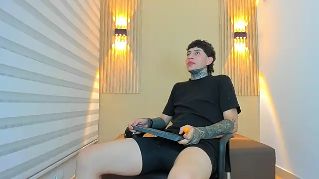 Snapshot of DANTE_ARMSTRONG chatting on 11-13-25, 04:00 DANTE ARMSTRONG online show from 11-13-25, 04:00