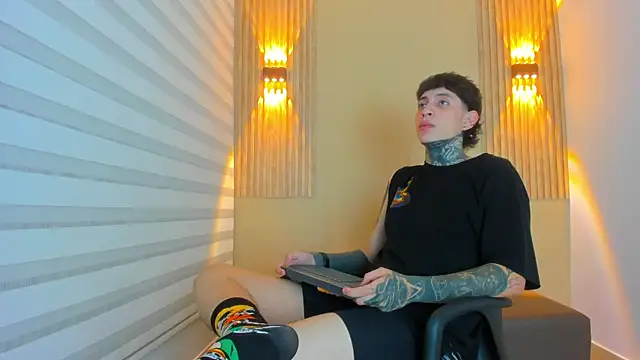 Snapshot of DANTE_ARMSTRONG chatting on 11-26-25, 03:51 DANTE ARMSTRONG online show from 11-26-25, 03:51