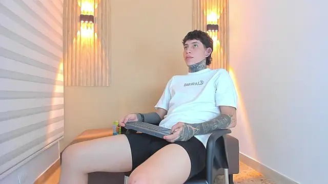 Snapshot of DANTE_ARMSTRONG chatting on 12-05-25, 03:37 DANTE ARMSTRONG online show from 12-05-25, 03:37