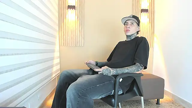 Snapshot of DANTE_ARMSTRONG chatting on 12-17-25, 03:45 DANTE ARMSTRONG online show from 12-17-25, 03:45