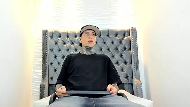 Snapshot of DANTE_ARMSTRONG chatting on 12-23-25, 03:48 DANTE ARMSTRONG online show from 12-23-25, 03:48