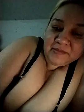 Snapshot of sharon-D chatting on 11-08-25, 04:51 sharon-D online show from 11-08-25, 04:51