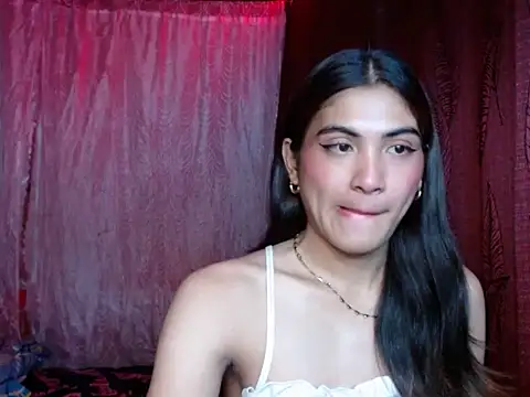 Snapshot of ursexykittykat_xx chatting on 11-30-25, 10:08 ursexykittykat xx online show from 11-30-25, 10:08