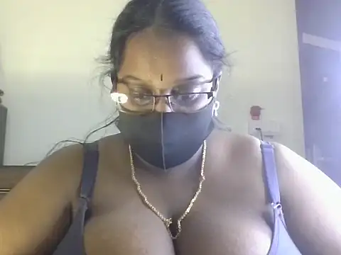 hootypriya online show from 07-22-26, 11:40