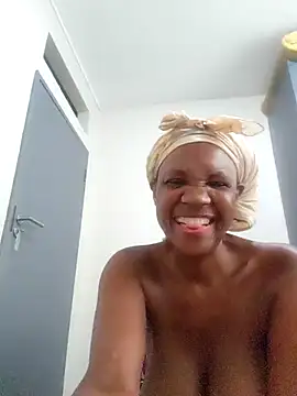 Snapshot of Mommy_Sienna chatting on 11-09-25, 04:44 Mommy Sienna online show from 11-09-25, 04:44