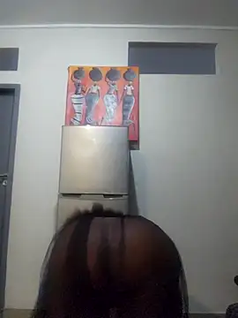 Snapshot of Mommy_Sienna chatting on 12-19-25, 11:01 Mommy Sienna online show from 12-19-25, 11:01