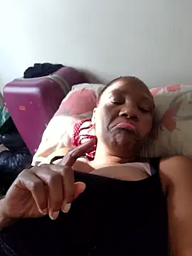 Snapshot of Mommy_Sienna chatting on 01-10-26, 02:08 Mommy Sienna online show from 01-10-26, 02:08