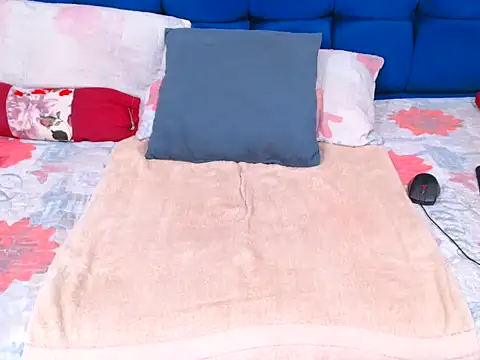 Snapshot of LeeBabby chatting on 11-26-25, 01:23 LeeBabby online show from 11-26-25, 01:23