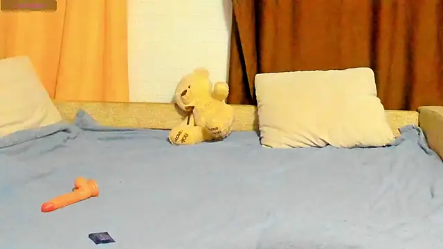 Eva purrr  online show from 12-19-25, 01:12