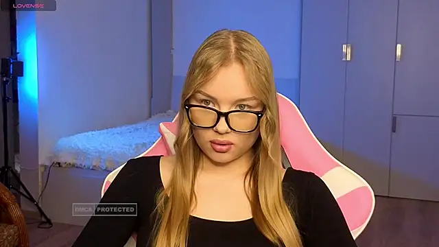 Lunar Flare online show from 11-13-25, 03:55