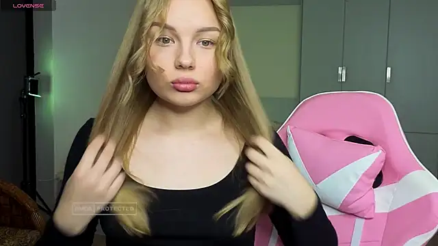 Lunar Flare online show from 11-18-25, 11:03