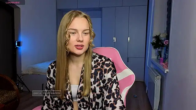 Lunar Flare online show from 11-23-25, 01:44