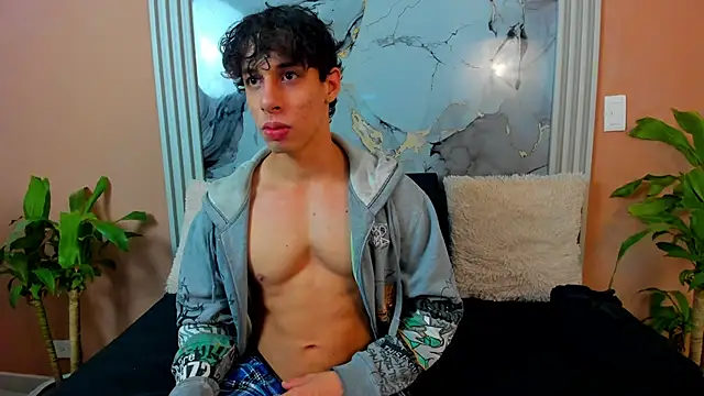 Snapshot of chris_evans27 chatting on 11-14-25, 04:22 chris evans27 online show from 11-14-25, 04:22