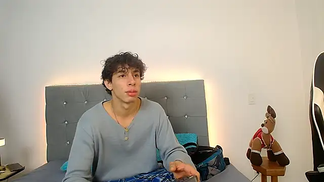 Snapshot of chris_evans27 chatting on 11-27-25, 03:08 chris evans27 online show from 11-27-25, 03:08