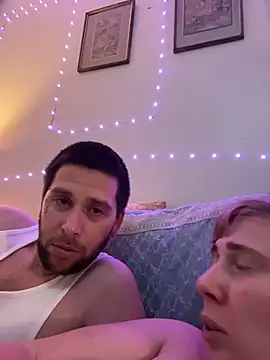 Redriddinghood8 online show from 11-21-25, 08:24