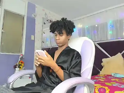 Snapshot of Santy_bigcock_01 chatting on 01-09-26, 02:53 Santy bigcock 01 online show from 01-09-26, 02:53