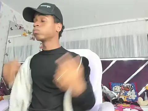 Snapshot of Santy_bigcock_01 chatting on 01-11-26, 04:06 Santy bigcock 01 online show from 01-11-26, 04:06