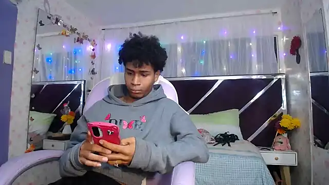 Santy bigcock 01 online show from 04-01-26, 12:28
