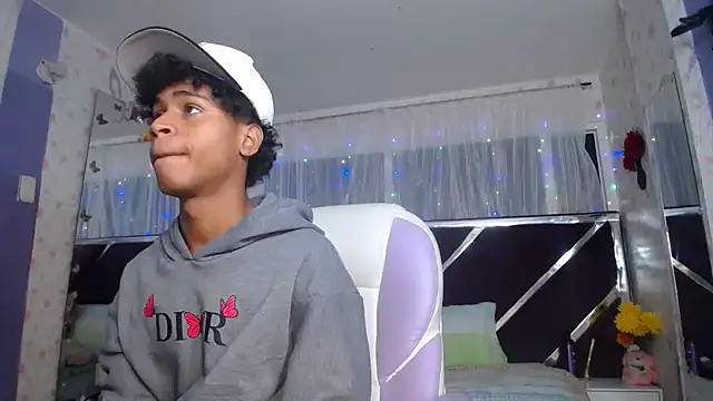 Santy bigcock 01 online show from 04-22-26, 12:07