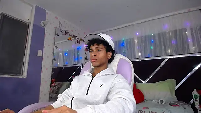 Santy bigcock 01 online show from 05-29-26, 12:58