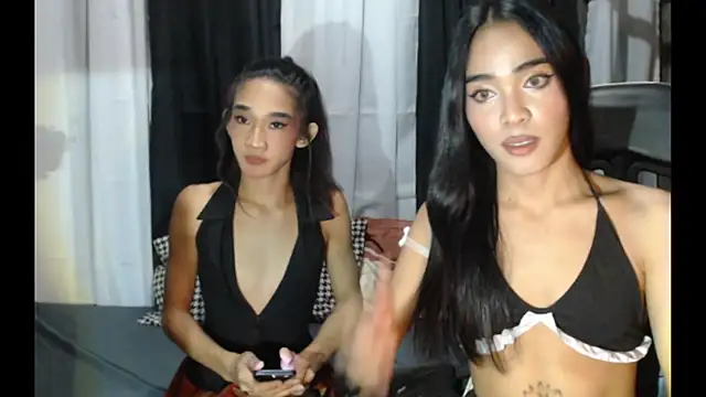 Snapshot of Horsecock_princess chatting on 11-20-25, 02:17 Horsecock princess online show from 11-20-25, 02:17