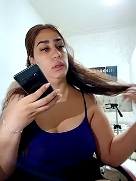 Snapshot of nahiarabiel33 chatting on 11-22-25, 01:21 nahiarabiel33 online show from 11-22-25, 01:21