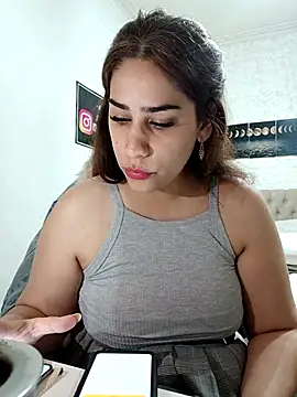 Snapshot of nahiarabiel33 chatting on 12-03-25, 02:48 nahiarabiel33 online show from 12-03-25, 02:48