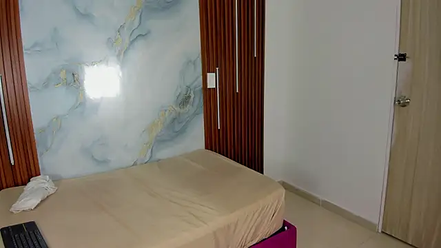 Snapshot of kendra_lovv chatting on 02-17-26, 12:01 kendra lovv online show from 02-17-26, 12:01