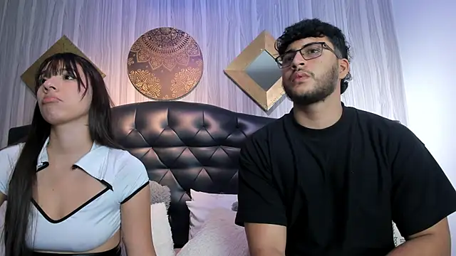 Snapshot of mikeandlucy_ chatting on 11-05-25, 01:33 mikeandlucy online show from 11-05-25, 01:33