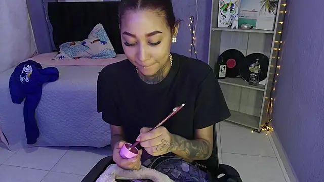 lyam ebony  online show from 11-16-25, 07:52